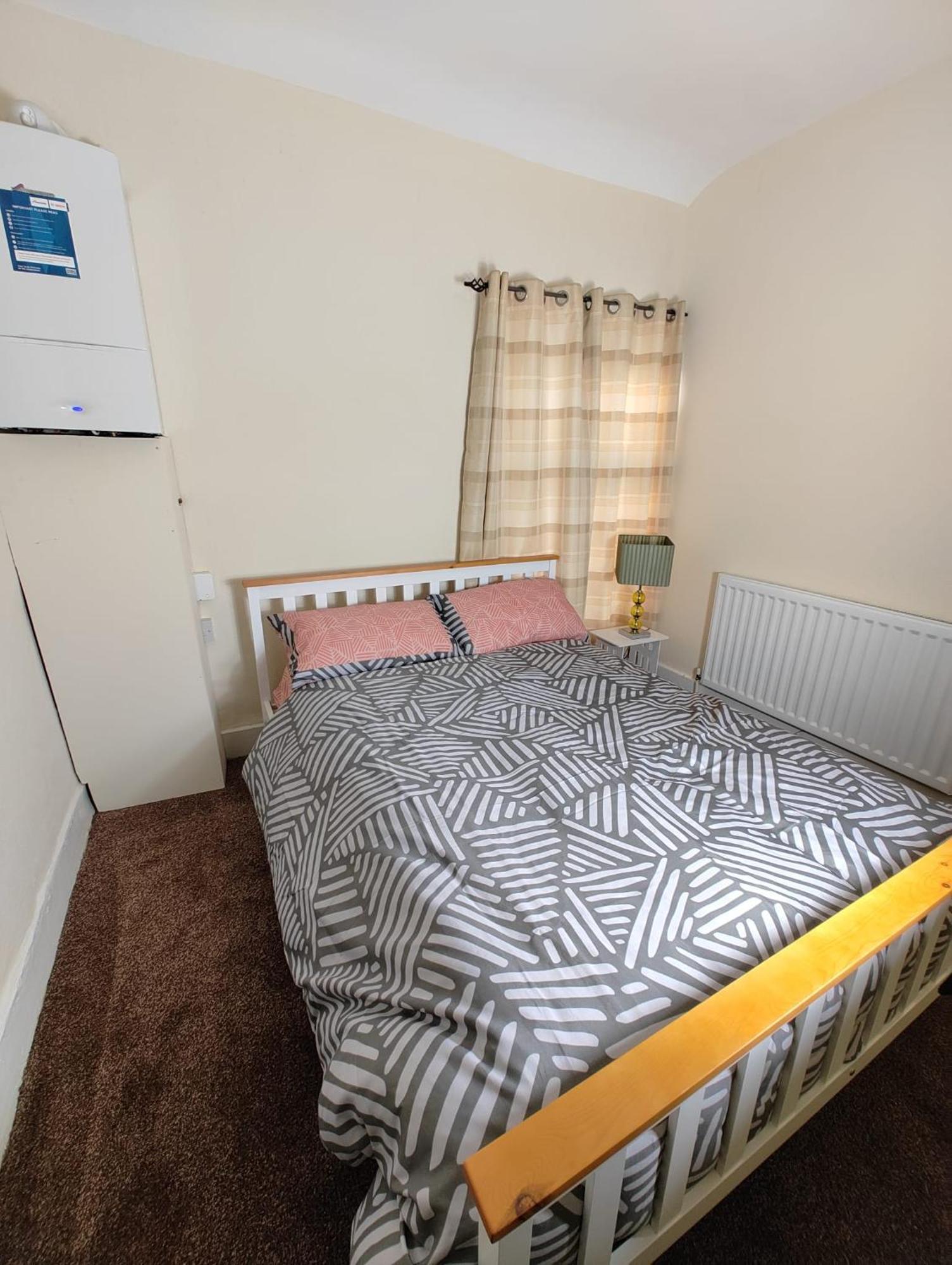 Anstuns Lodge Liverpool Extérieur photo